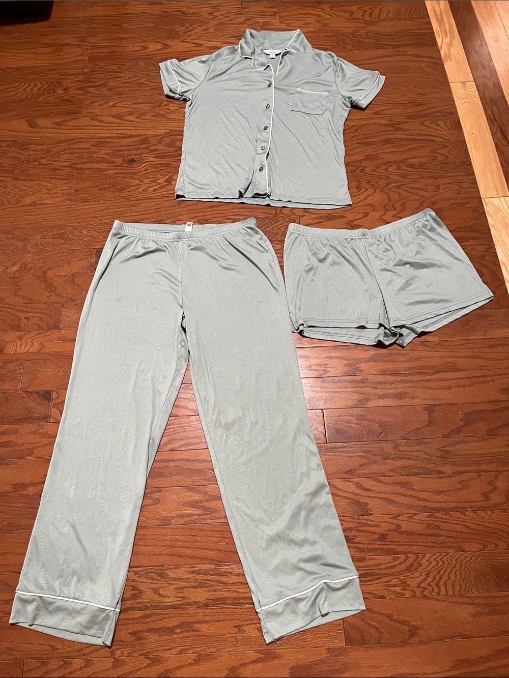 Nicole Miller Women’s Three-Piece Pajama Set in Light Sage Green